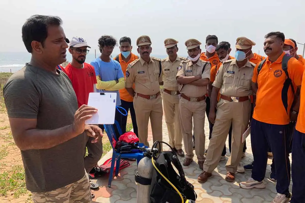 SDRF officers train in Scuba Diving at Rushikonda in Vizag