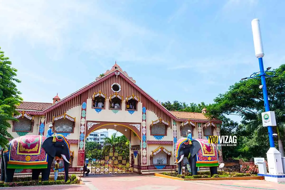 Handicraft exhibition in Vizag brings artisans across the country under one roof