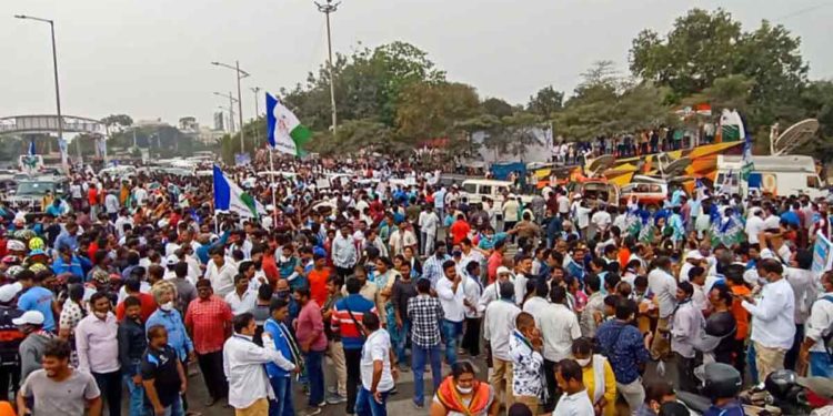 Vizag Steel Plant privatisation: YSRCP takes out 25-km long padayatra in city
