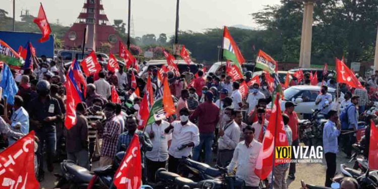 Visakhapatnam Steel Plant staff launch massive protest against privatisation
