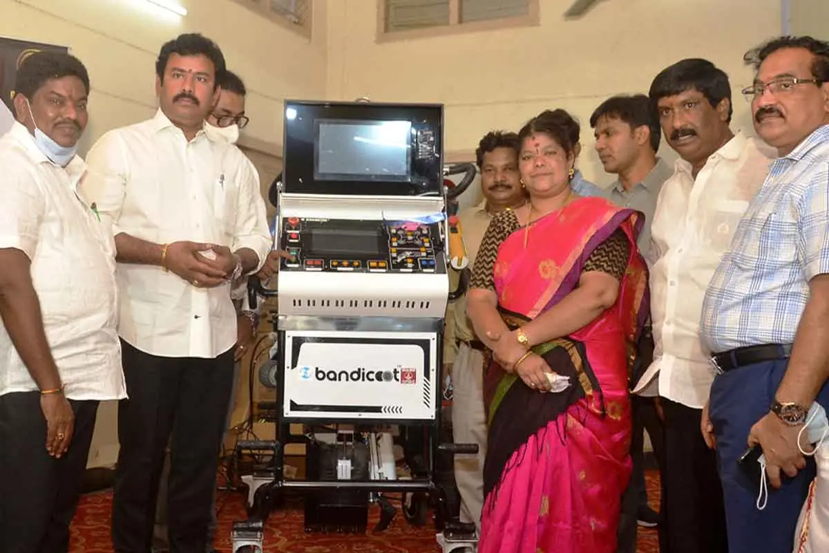 Vizag Mayor inaugurates the first robot to clean underground drains