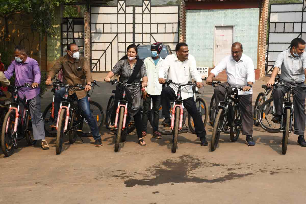 Visitors to Visakhapatnam zoo can now rent e-bikes