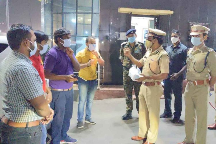 Vizag Police crack the whip on those without masks in public places
