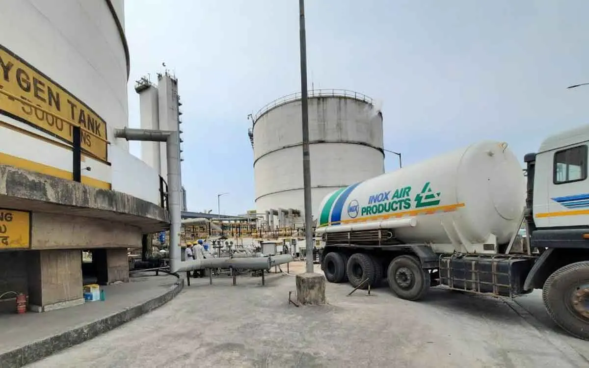 Indian Railways Oxygen Express loaded with LMO to reach Maharashtra from Vizag