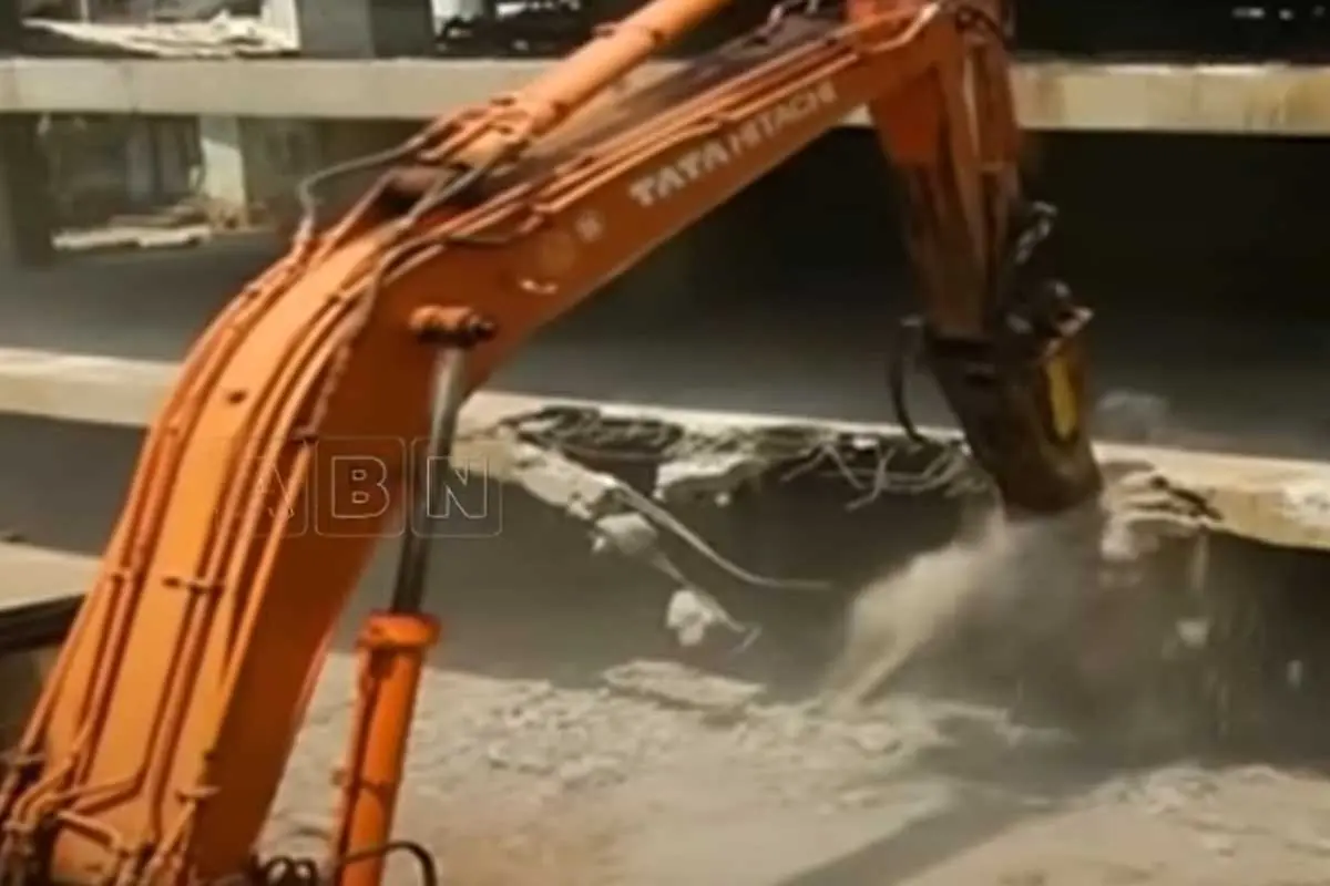 Demolition of Former TDP MLA's building in Visakhapatnam by GVMC