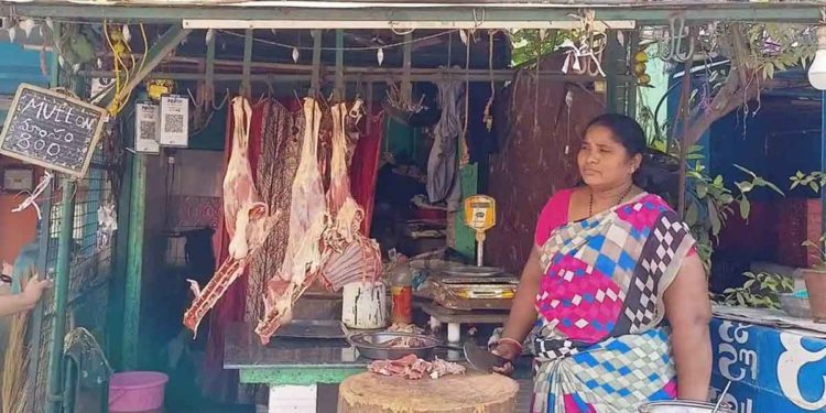 Ban on sale of meat on Sunday in Visakhapatnam; rush at meat markets