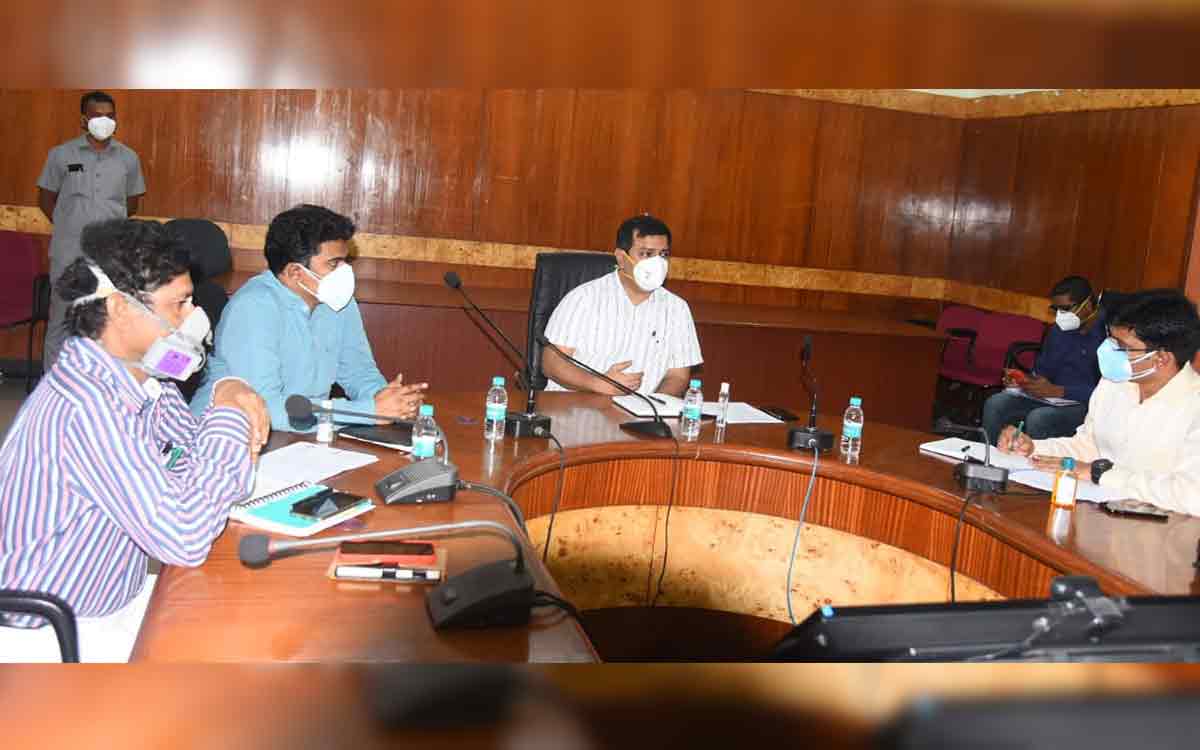 Vizag District Collector directs Health officials to inspect availability of beds
