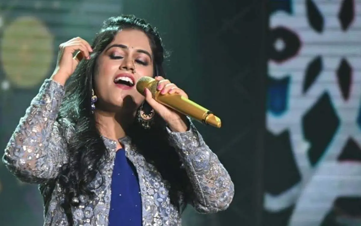 7 tranquilizing performances by Sayli Kamble in the Indian Idol 12 so far