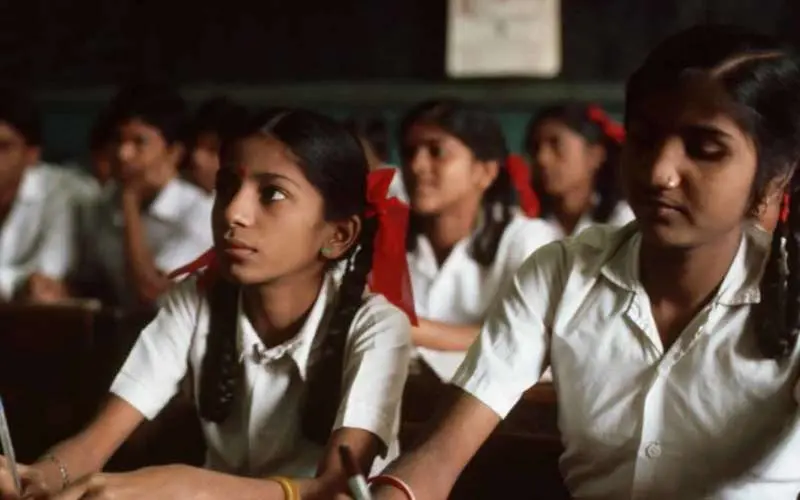 Schools in AP instructed to reduce the fees for online classes