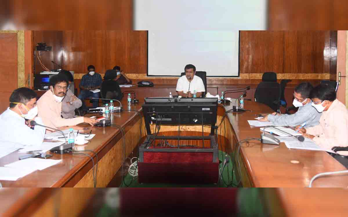 District Collector chairs Covid-19 review meeting in Visakhapatnam