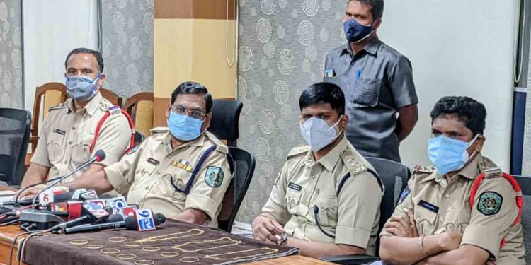 Three robbery cases solved by Visakhapatnam police