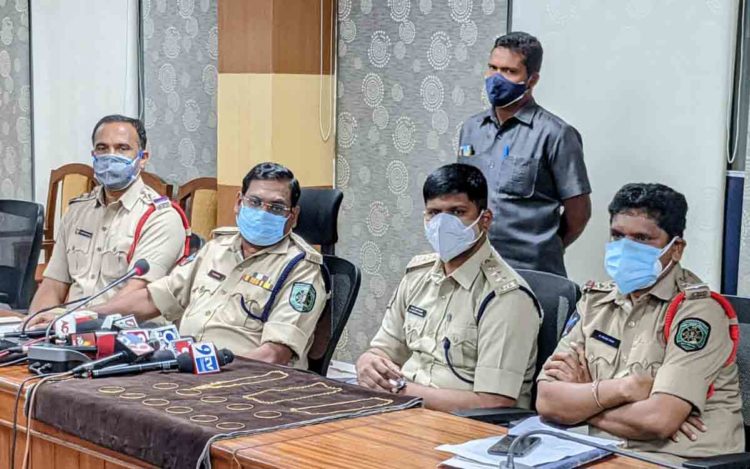 Three robbery cases solved by Visakhapatnam police