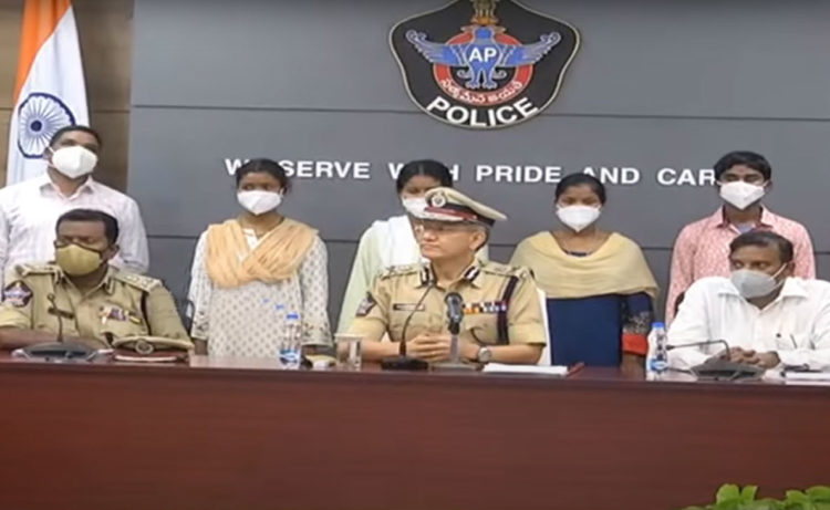 6 CPI Maoists from Visakhapatnam Agency surrender to the police