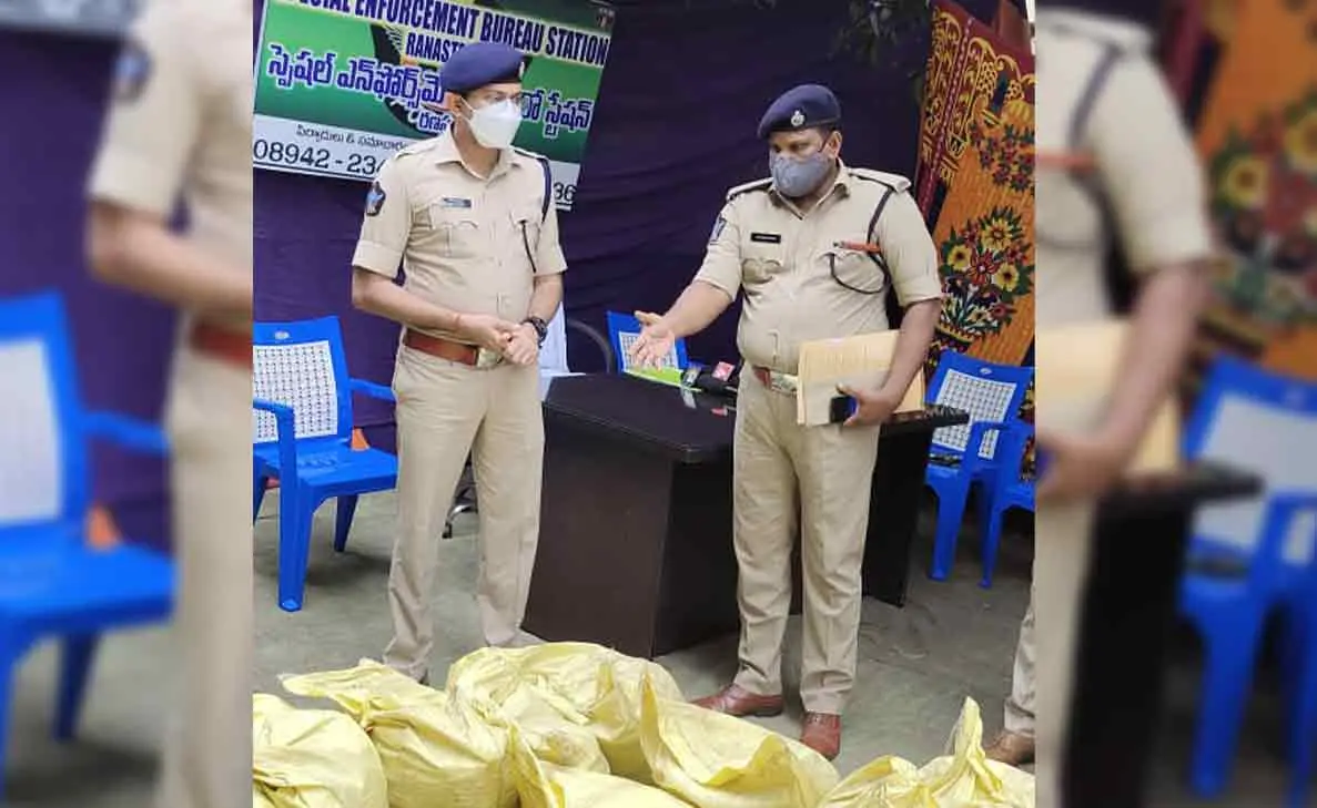 Tribals bar police from destroying ganja crop in Visakhapatnam District