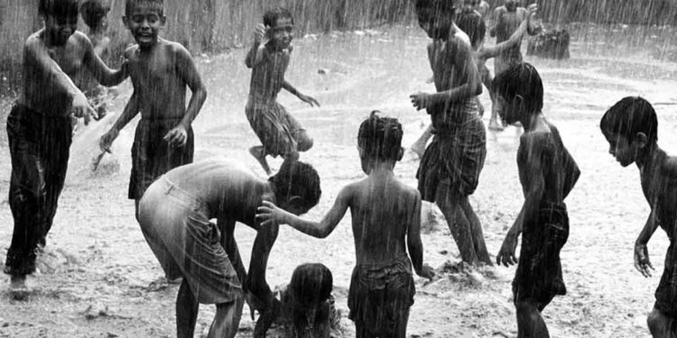 Blast from the past: Recalling 7 monsoon memories from our childhood