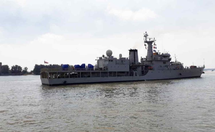 Eastern Naval Command (ENC) vessel INS Savitri drops off 2 Medical Oxygen Plants at Chittagong