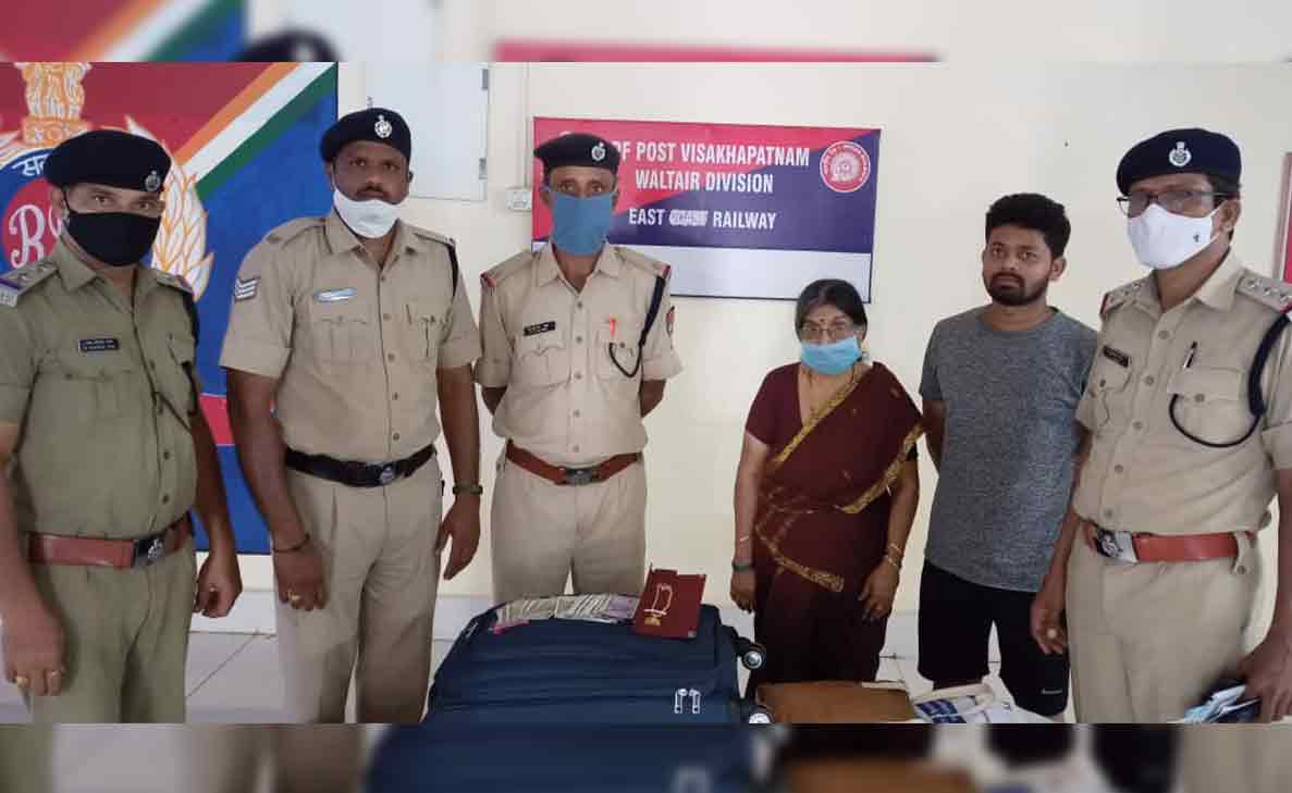 RPF team recovers lost baggage at Visakhapatnam railway station
