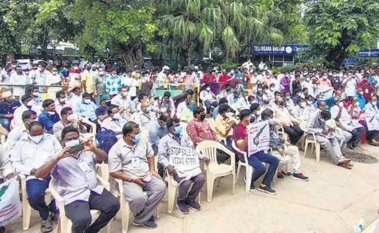 250 Visakhapatnam Steel Plant workers start 25-hour long fast