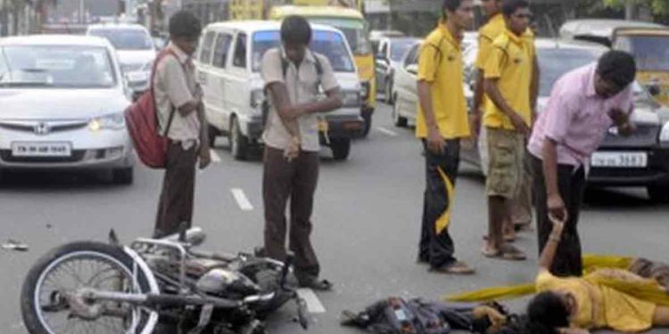 Rs 5,000 award for those who help road accident victims in Vizag