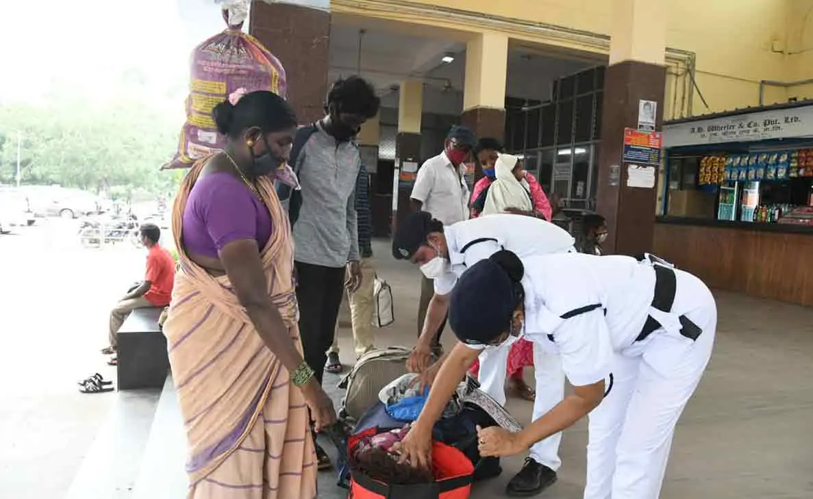 Train passengers in Visakhapatnam not allowed to carry firecrackers