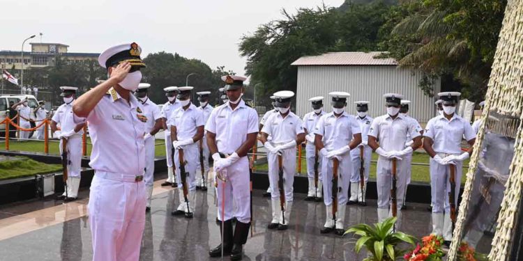 Chief of the Naval Staff Admiral Karambir Singh pays farewell visit to ENC in Vizag