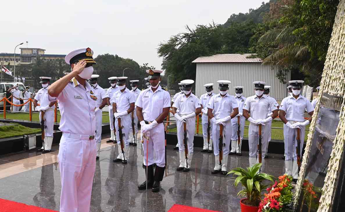 Chief of the Naval Staff Admiral Karambir Singh pays farewell visit to ENC in Vizag