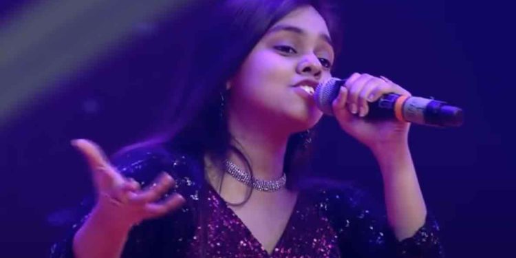 Shanmukha Priya impresses with her singing at aha 2.0 launch event