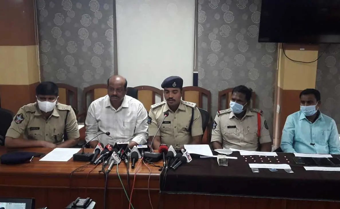Visakhapatnam District Police arrest three persons in drug trafficking case