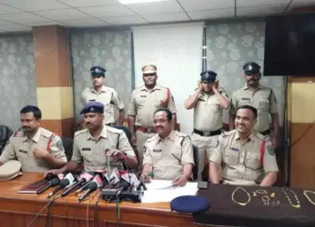 Visakhapatnam Police arrest four accused in two robbery cases