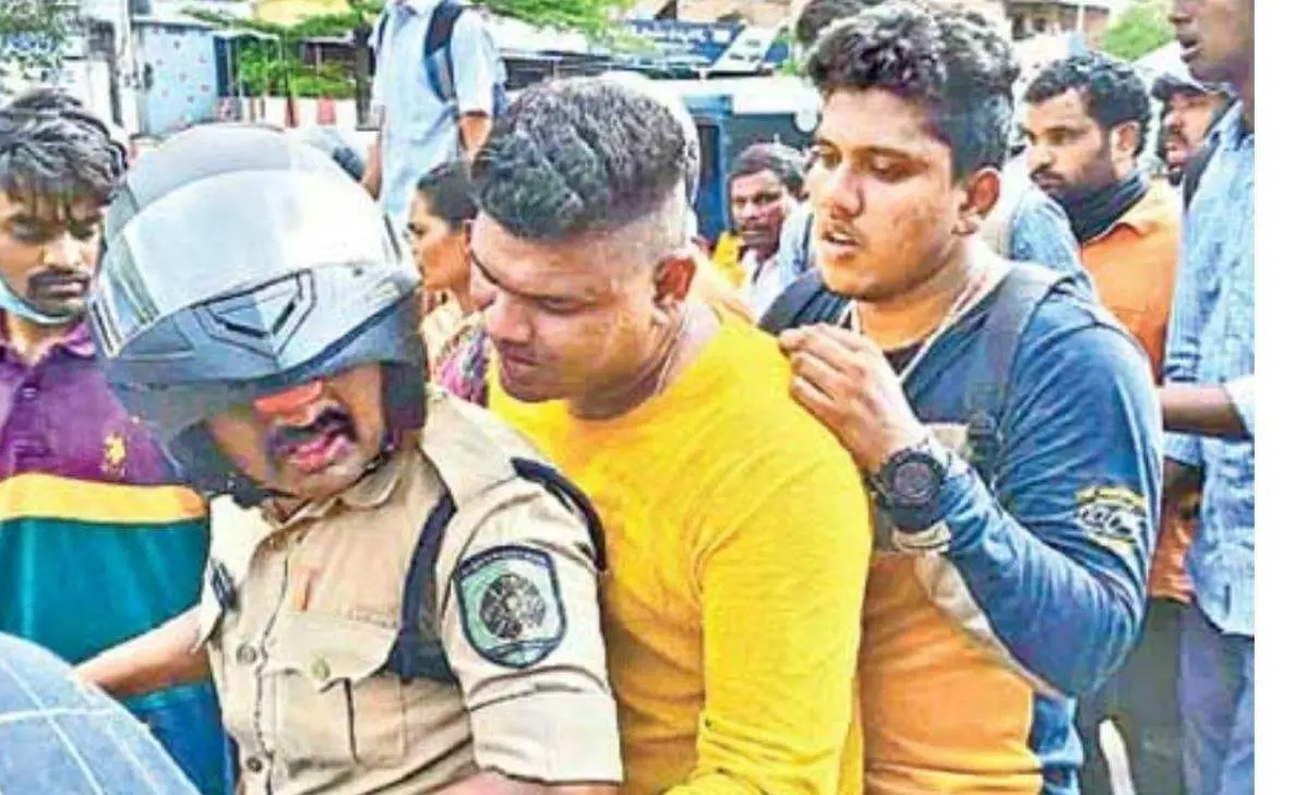 CRPF constable arrested for attacking public in RTC bus in Vizag