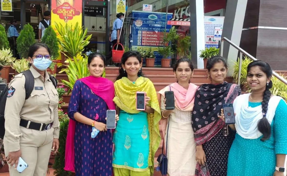 Vizag Disha Police conduct awareness drive on SOS app in the city