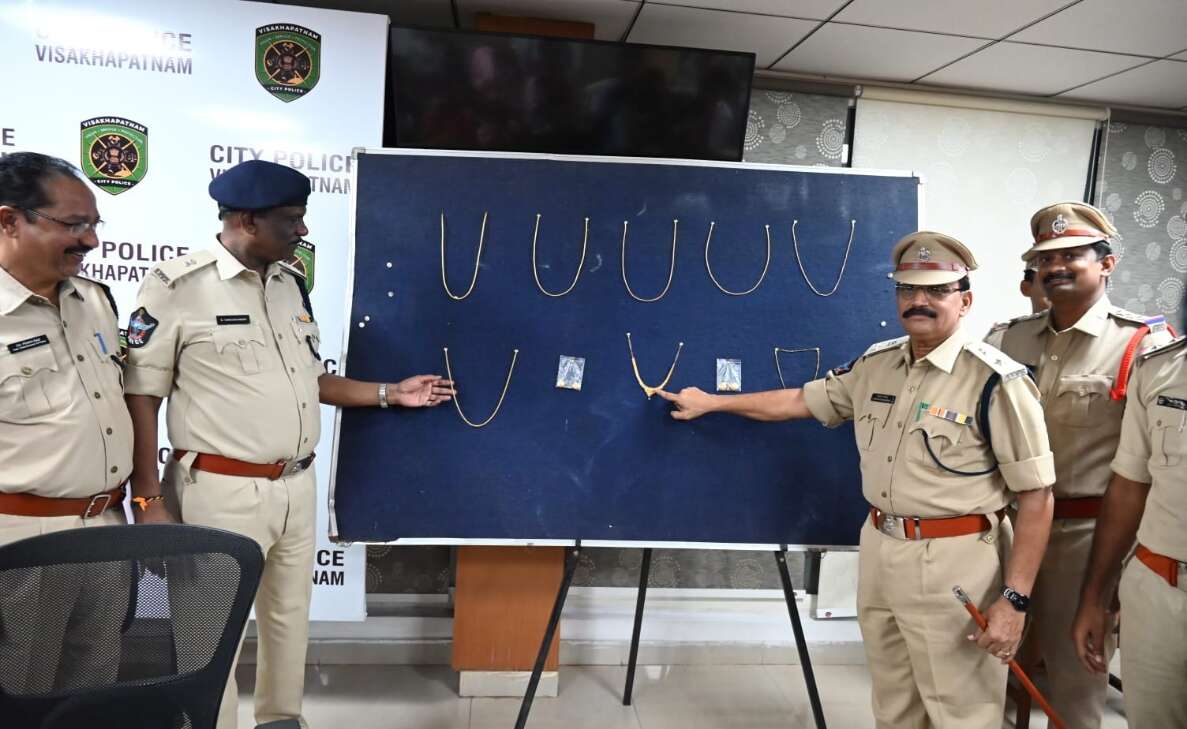 Youth arrested, 13.5 tolas of gold recovered in Visakhapatnam