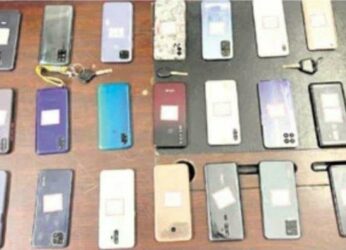 Visakhapatnam: 4 involved in multiple robbery cases nabbed, 24 mobiles recovered