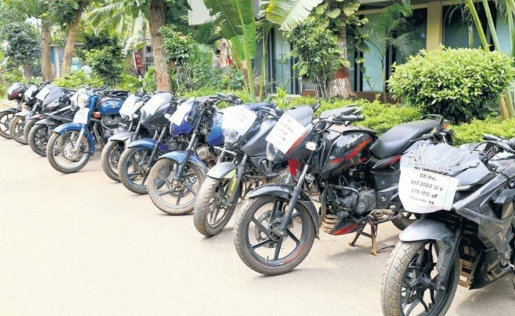 Bike robbery gang involved in ganja smuggling arrested in Visakhapatnam