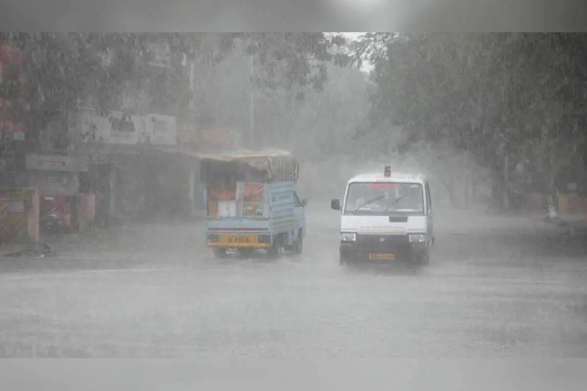 Visakhapatnam will witness moderate to heavy rain on Dussehra, says AP Weatherman
