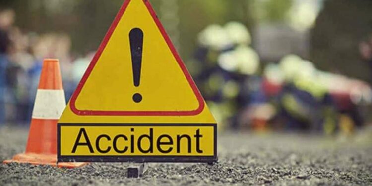 4 dead, 2 injured in a road accident in Kakinada, Andhra Pradesh