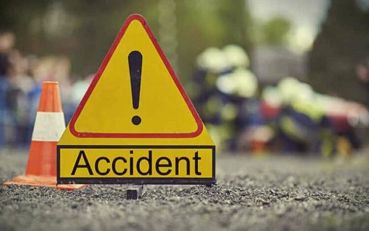 4 dead, 2 injured in a road accident in Kakinada, Andhra Pradesh