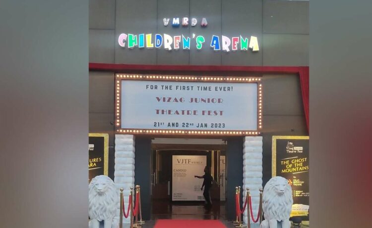 Vizag Junior Theatre Fest receives thundering response, clown Monica Santos enthrals kids