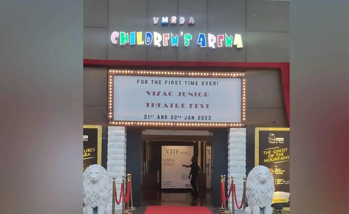 Vizag Junior Theatre Fest receives thundering response, clown Monica Santos enthrals kids