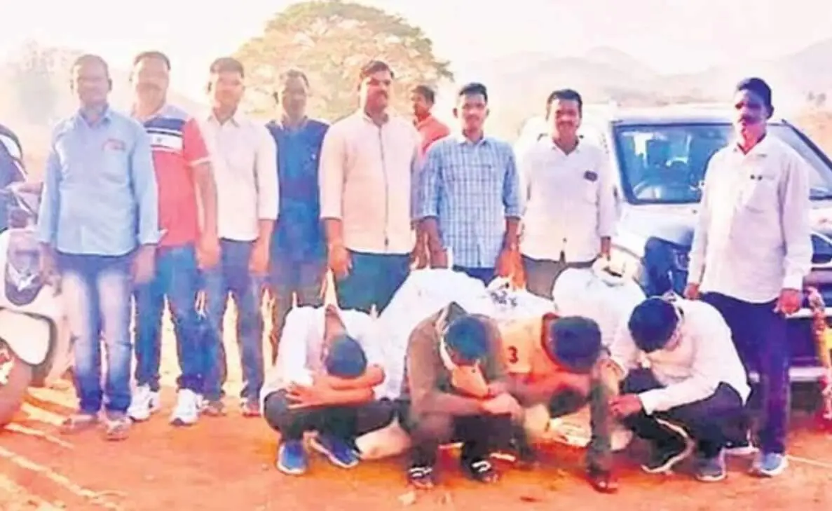 Visakhapatnam: Four smugglers arrested with 55 kilos of ganja