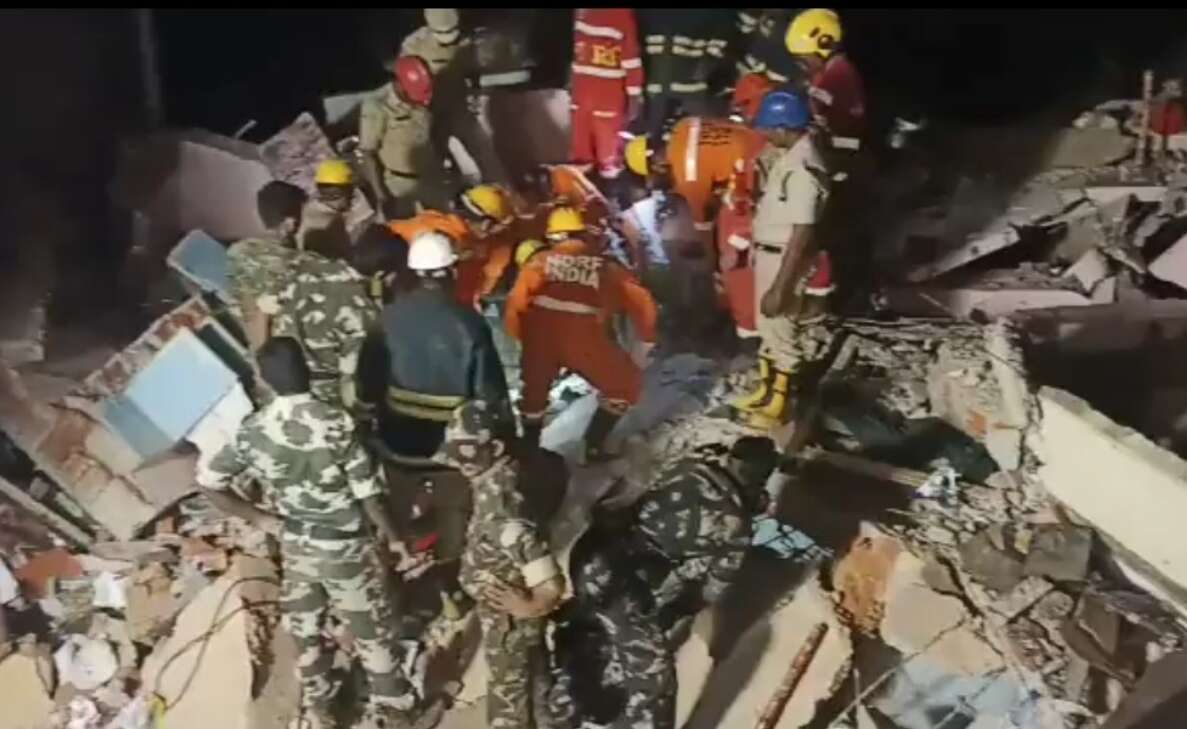 Visakhapatnam: Dilapidated building collapses in Maharanipeta, three dead and five injured