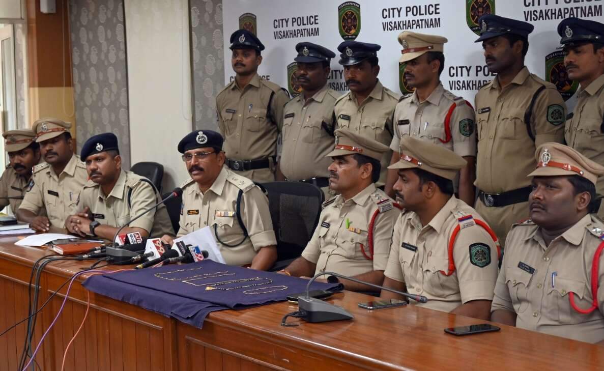 Visakhapatnam: 27YO accused in multiple chain snatching cases arrested
