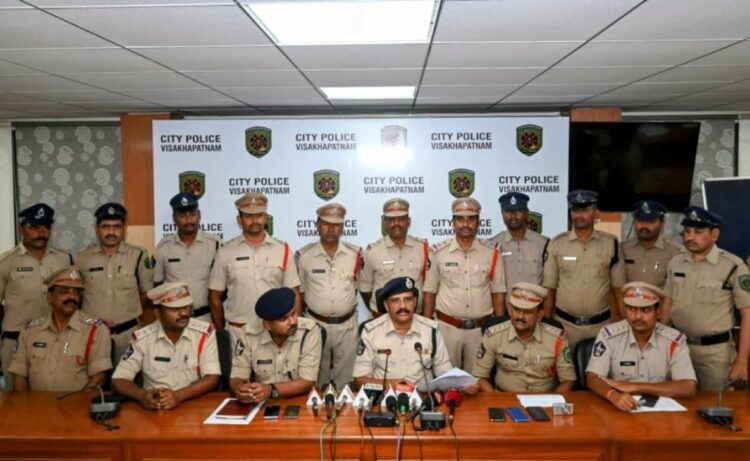 Visakhapatnam Police crack robbery case within 24 hours, electronics and gold recovered