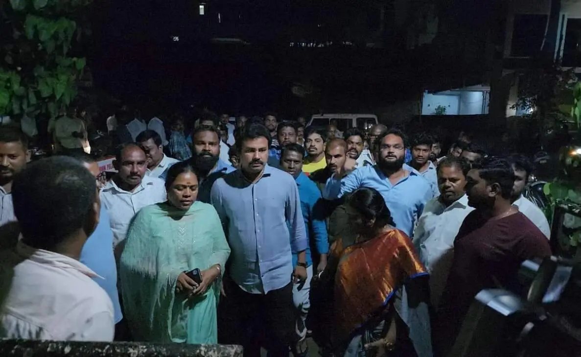 Row over flexes triggers war between YSRCP and Jana Sena in Visakhapatnam