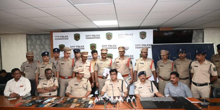 Visakhapatnam Police nab notorious burglar, recover items worth 1.3 lakh in robbery case