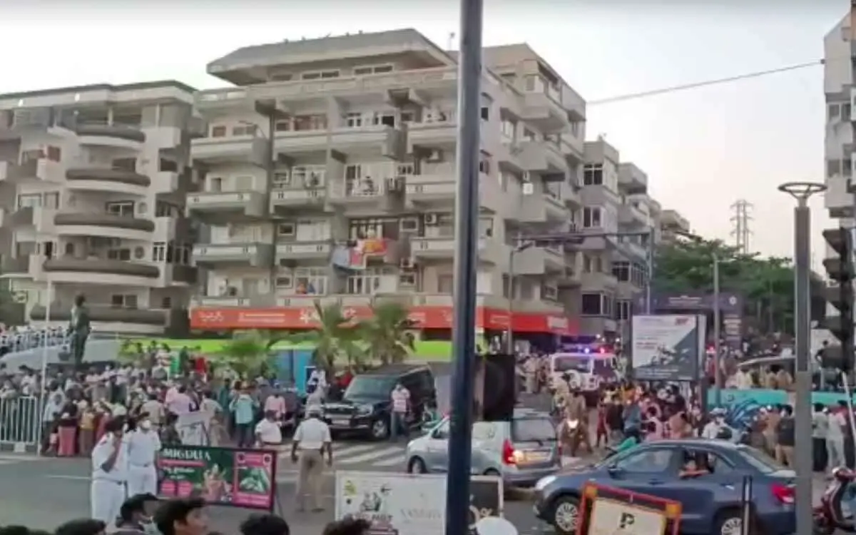 Vizag Police to experiment with traffic restrictions on beach road during weekends