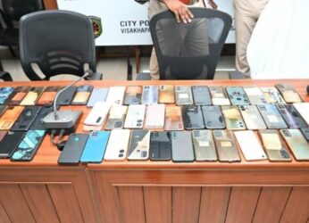 Visakhapatnam Police bust Mahadev Book online betting scam, seize cash and electronics