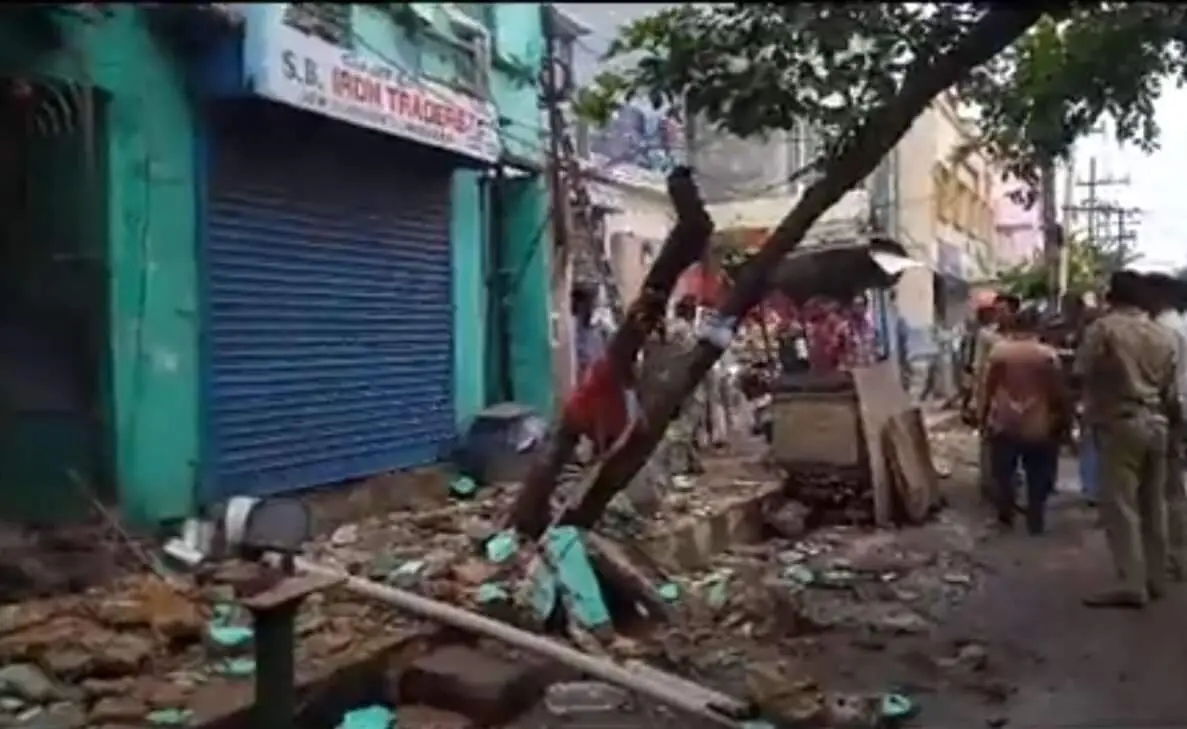 Dilapidated building in One-Town area collapses after rain lashes Visakhapatnam