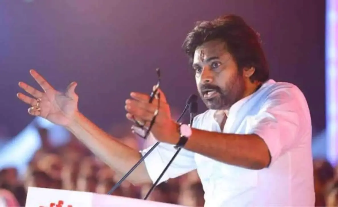 Pawan remarks on volunteers incur wrath in Visakhapatnam, protest ensues at Jagadamba