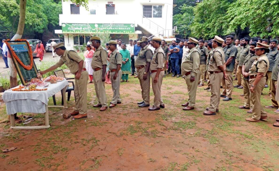 Visakhapatnam Zoo observes National Forest Martyrs Day